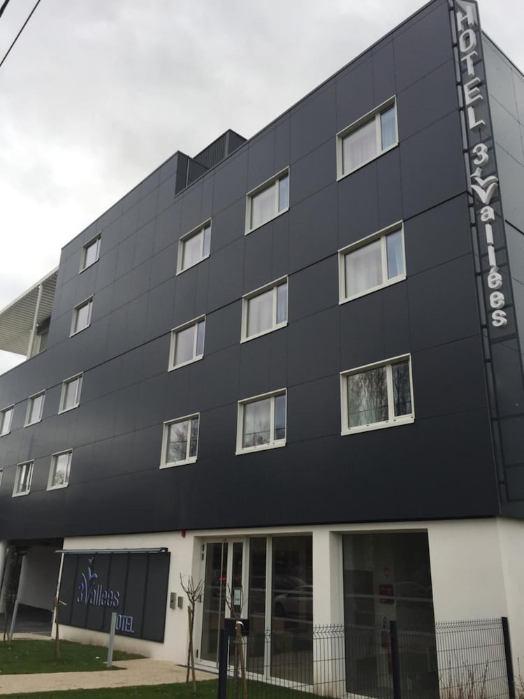 Hotel les 3 Vallees 1/37