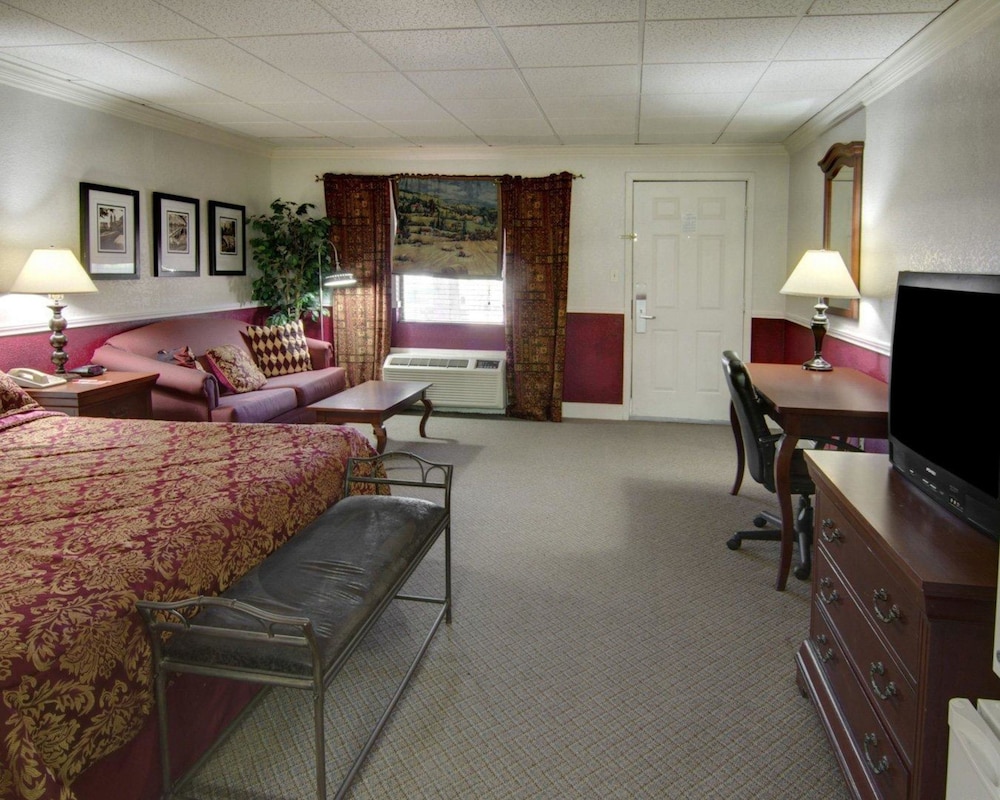 Rodeway Inn Conference Center El Dorado 19/31