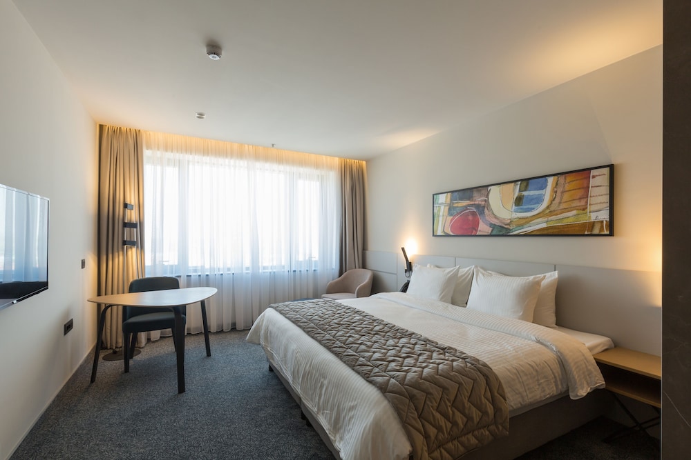 SUPERIOR, DOUBLE BED