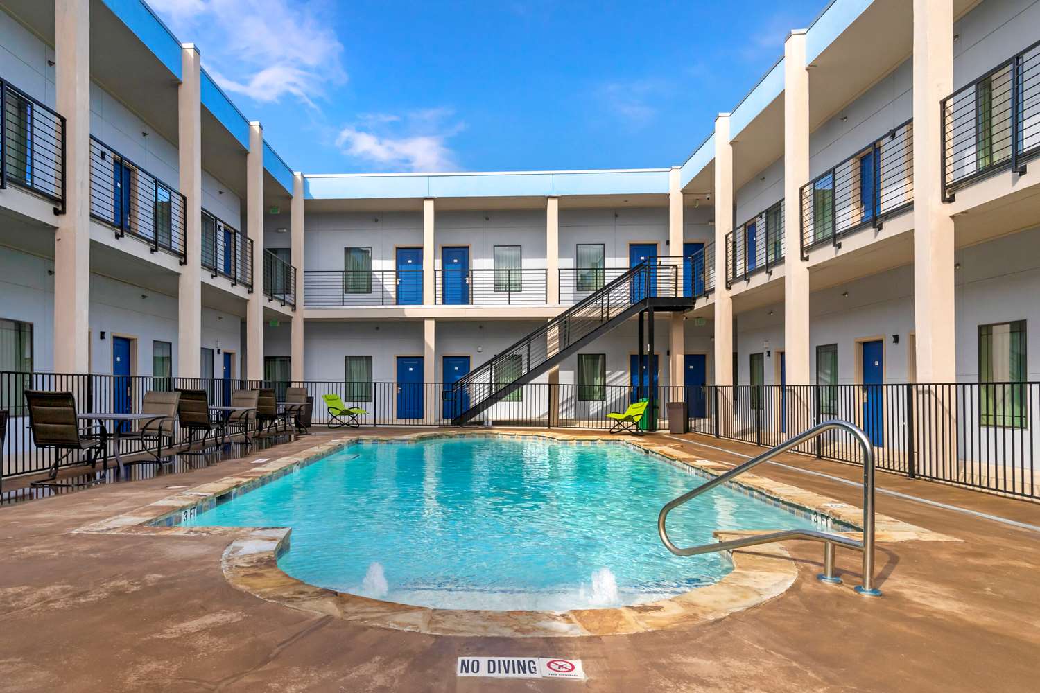 Quality Inn & Suites Elgin 7/37