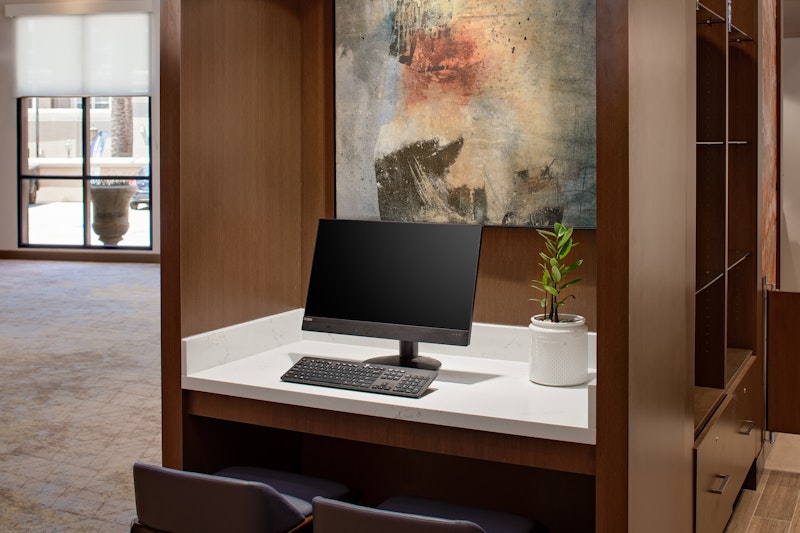 Hotel Zessa Orange County Airport, a DoubleTree by Hilton 48/59