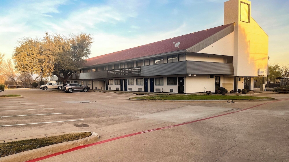 Studio6 Suites Dallas, TX - Loop 12 West 32/34