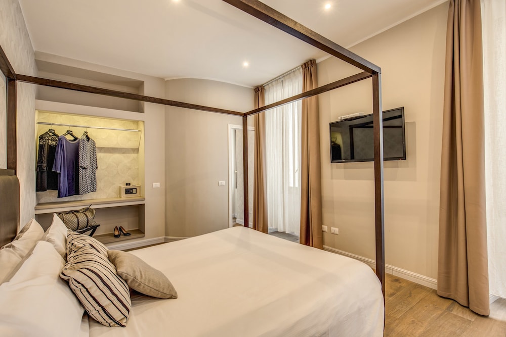 Hotel 87 Eighty-seven 18/72
