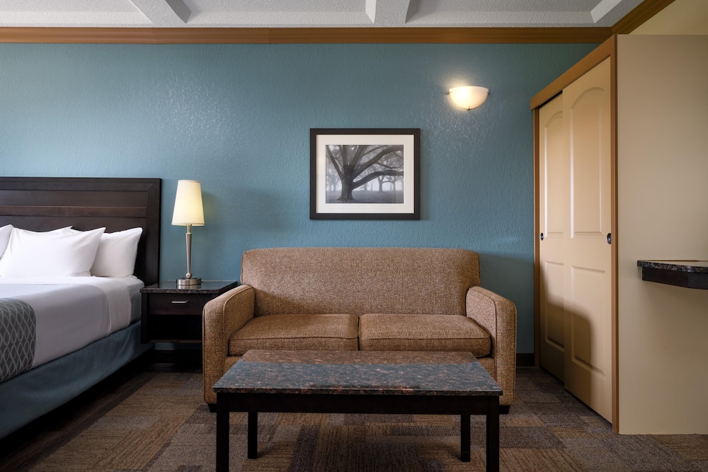 Standard, King Bed, Sofa