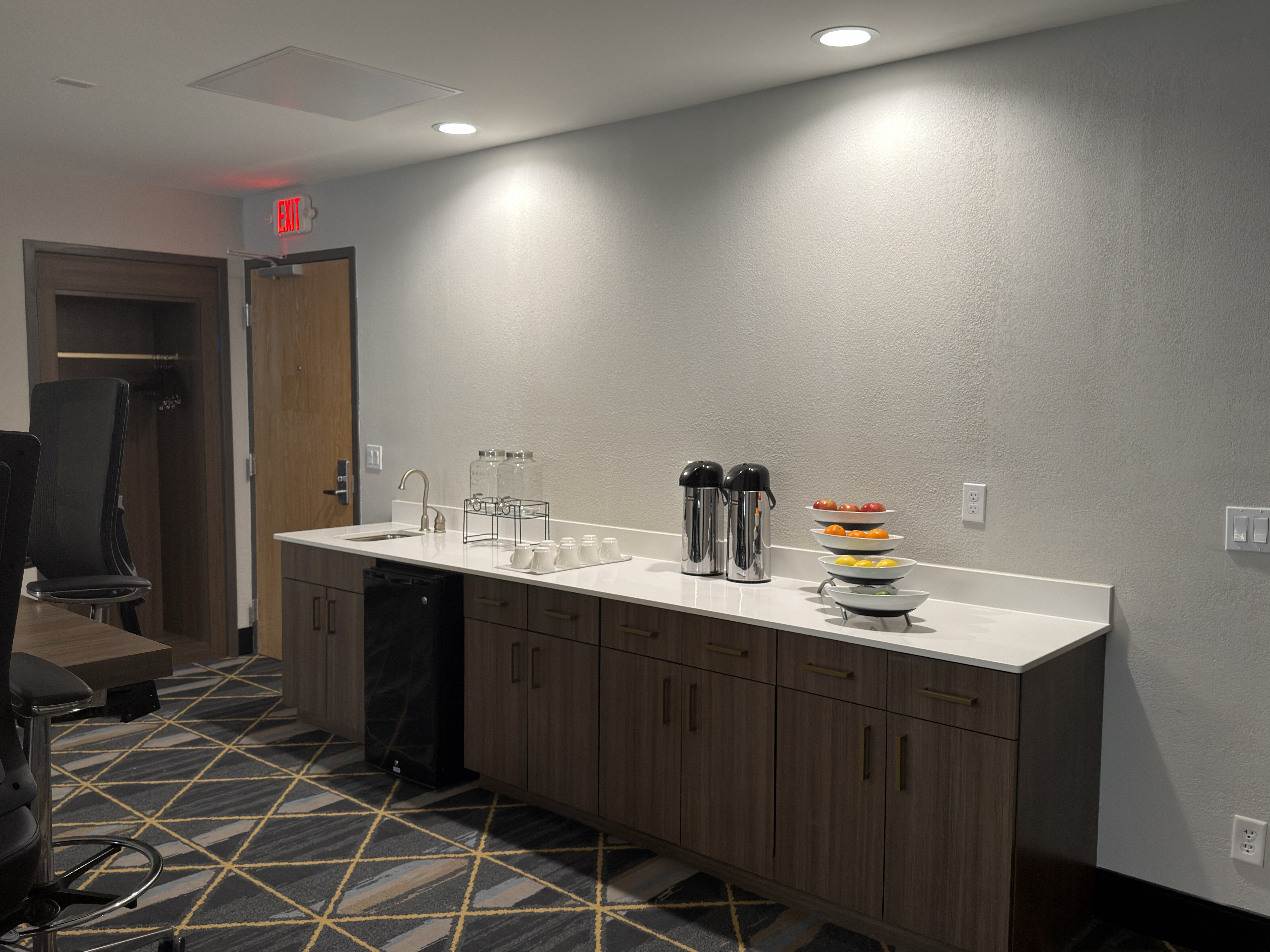 Holiday Inn Midland 17/75