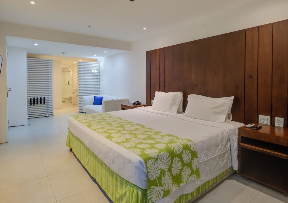 EXECUTIVE, SUITE