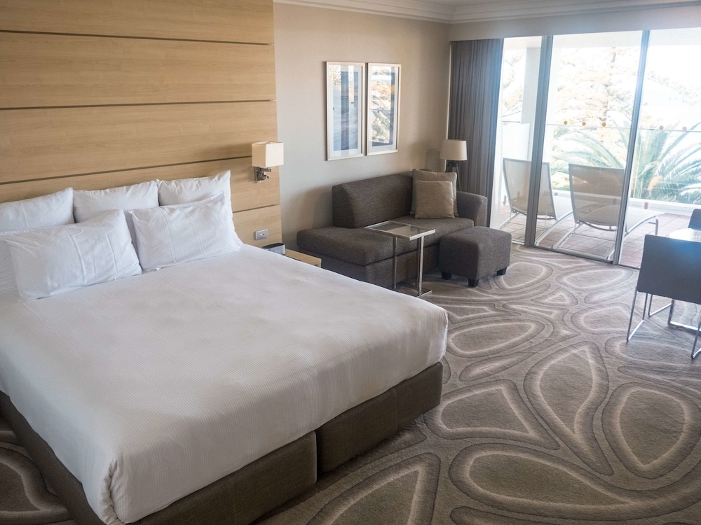 Suite, King Bed, Beach Front, Sofa