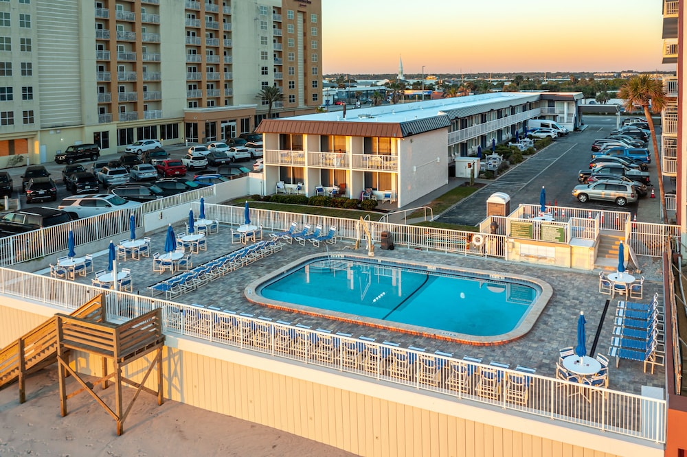 Fantasy Island Resort 8/36