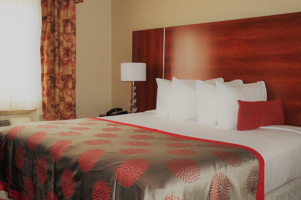 Ramada By Wyndham Staten Island 5/38