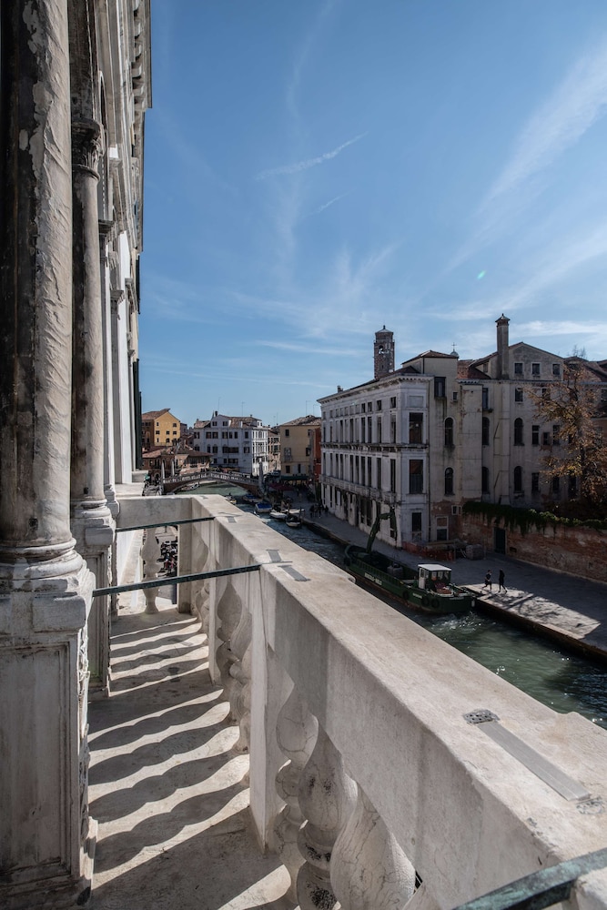 Radisson Collection Hotel, Palazzo Nani Venice 74/77