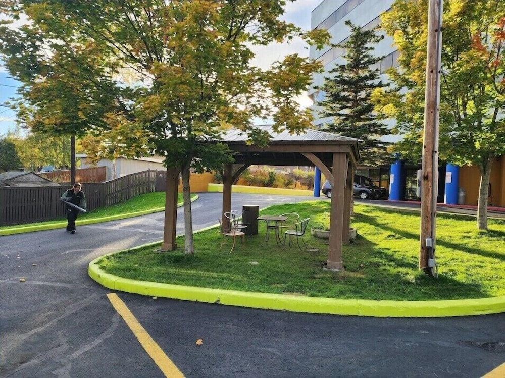 Alex Hotel and Suites Anchorage Airport 58/66