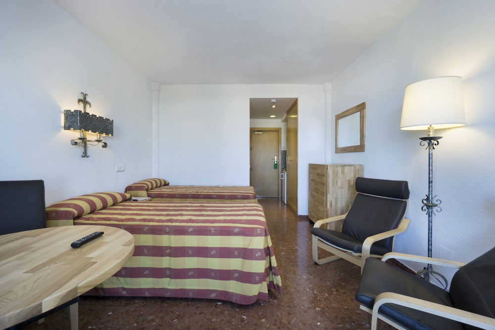 Hotel Apartamentos Bajondillo 34/64