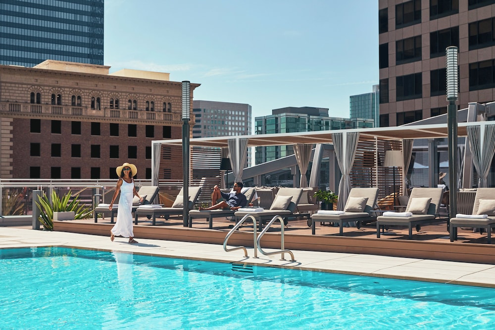 INTERCONTINENTAL LOS ANGELES DOWNTOWN 70/79