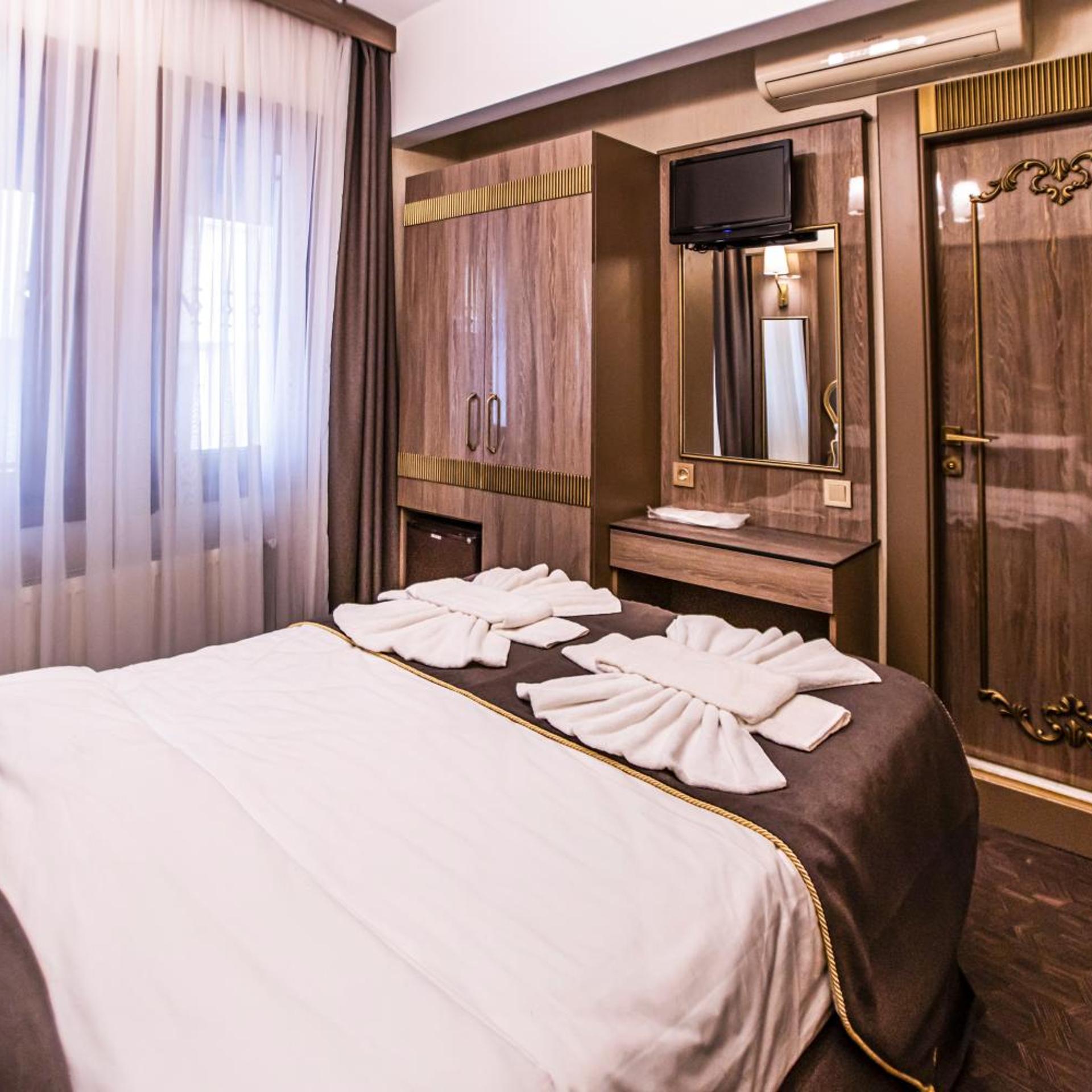 Room, Double Bed