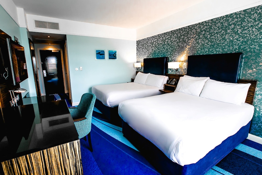 CROWNE PLAZA BLANCHARDSTOWN 31/76