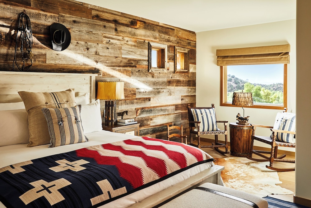 2 BEDROOMS, CASITA, SUITE