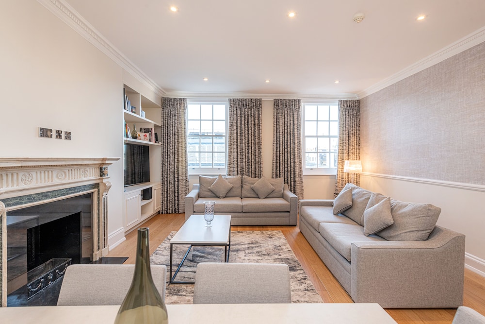20 Hertford Street 25/50