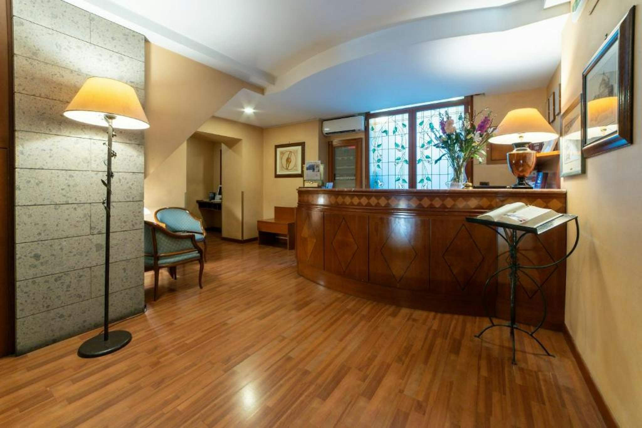 Massimo Plaza Hotel 3/47