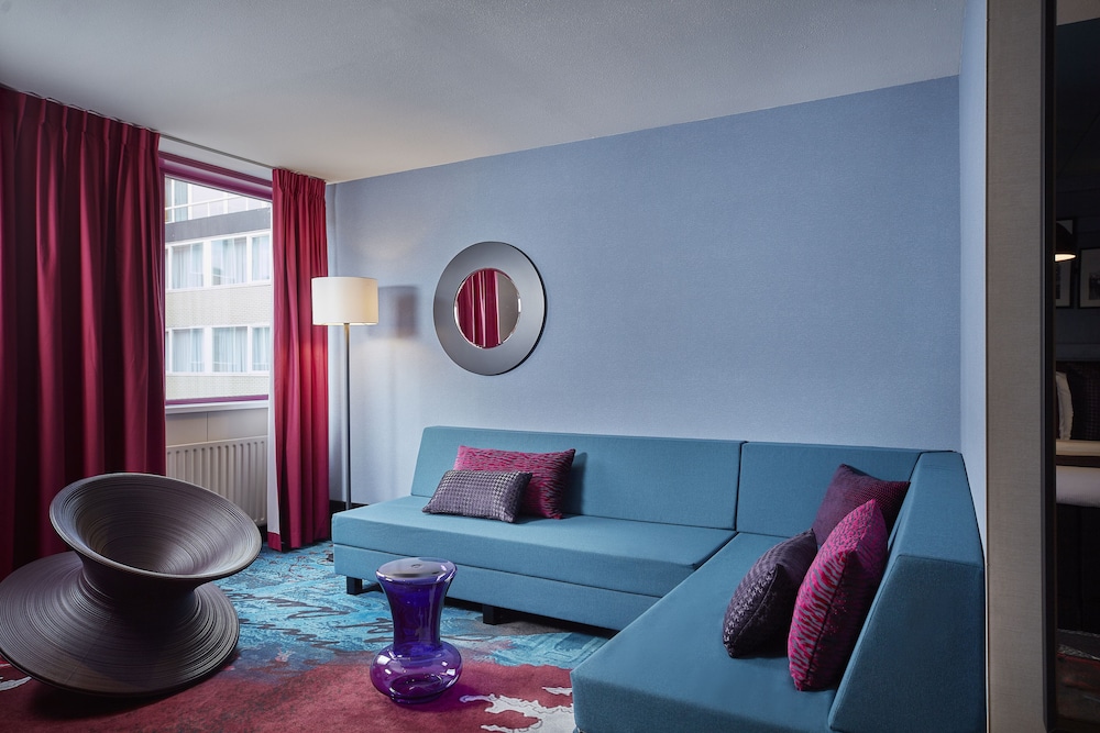 Carlton Square Hotel 51/63