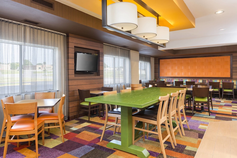 Fairfield Inn and Suites Kansas City Lees Summit 19/22