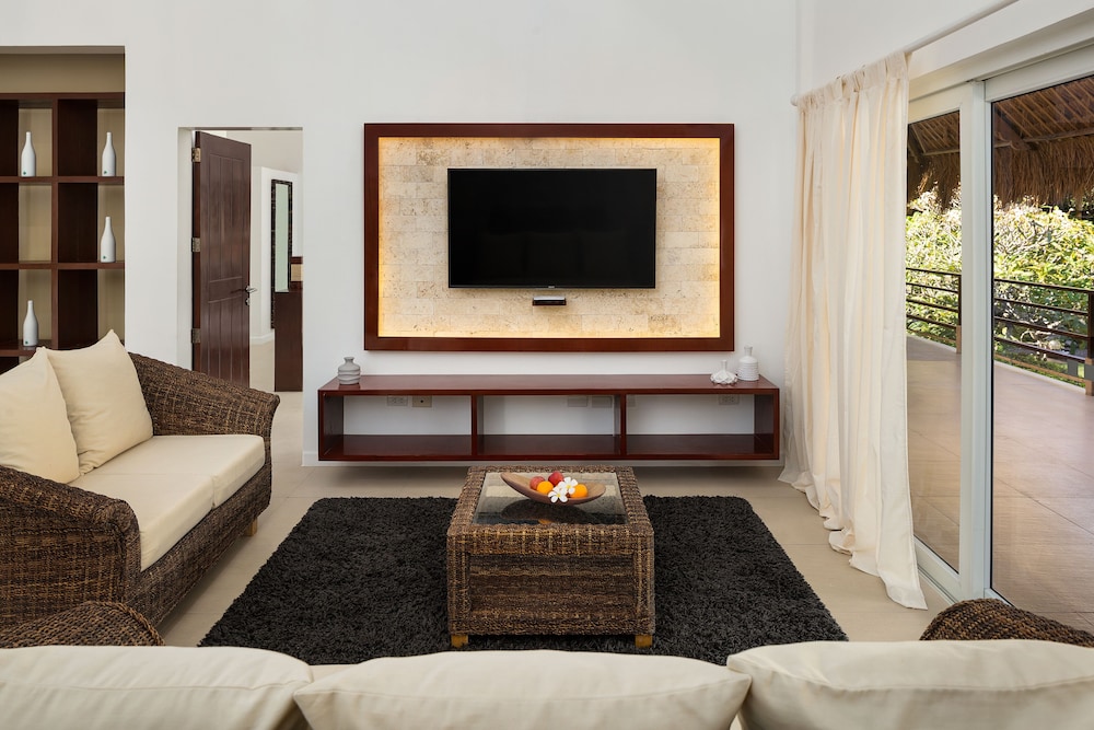 Atmosphere Resorts And Spa 45/70