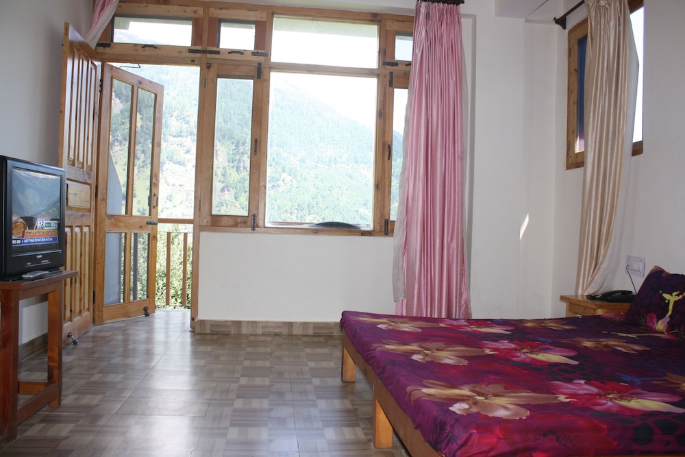 Sarthak Bed N Breakfast 9/15