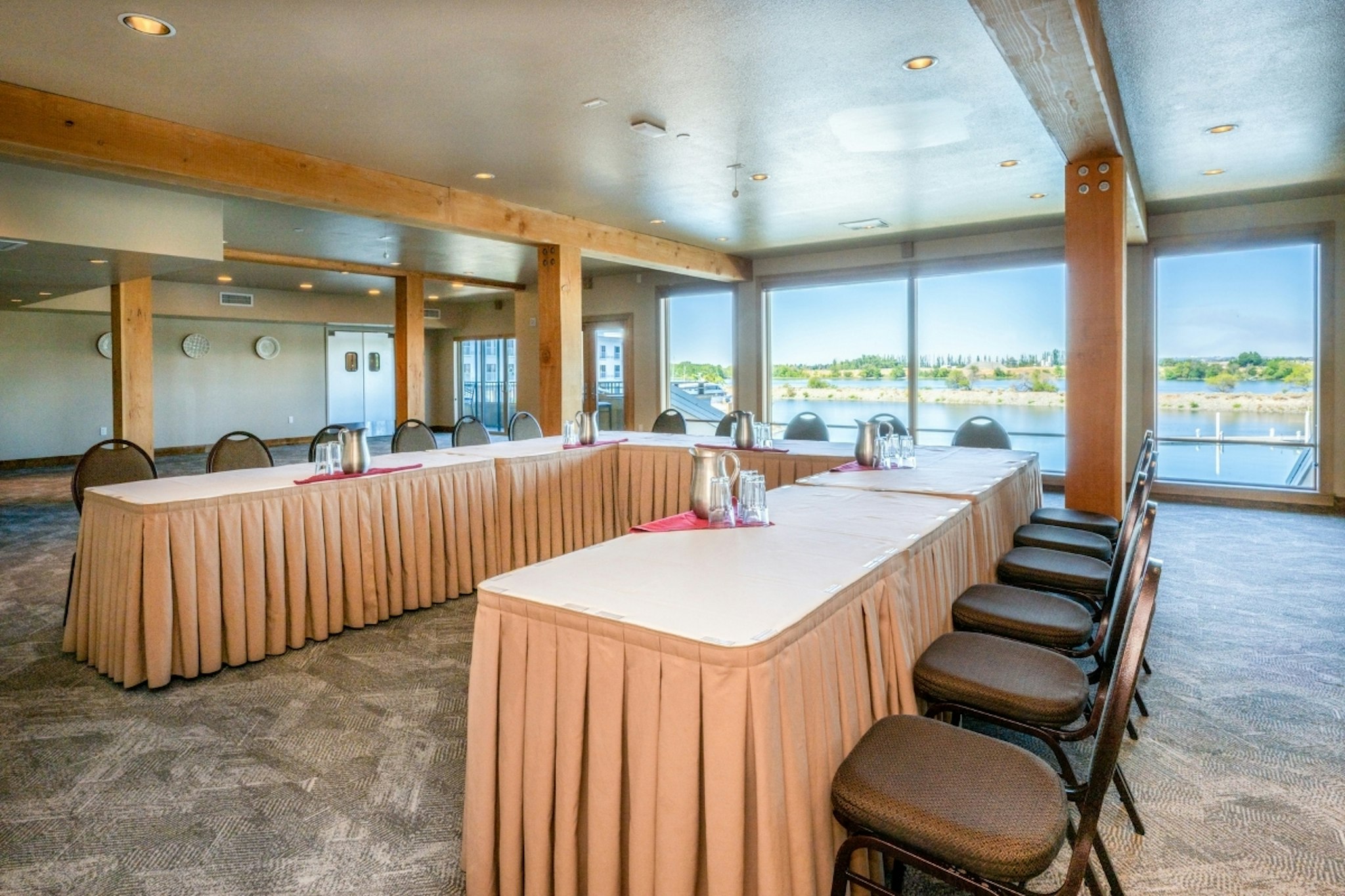 The Lodge at Columbia Point 38/48