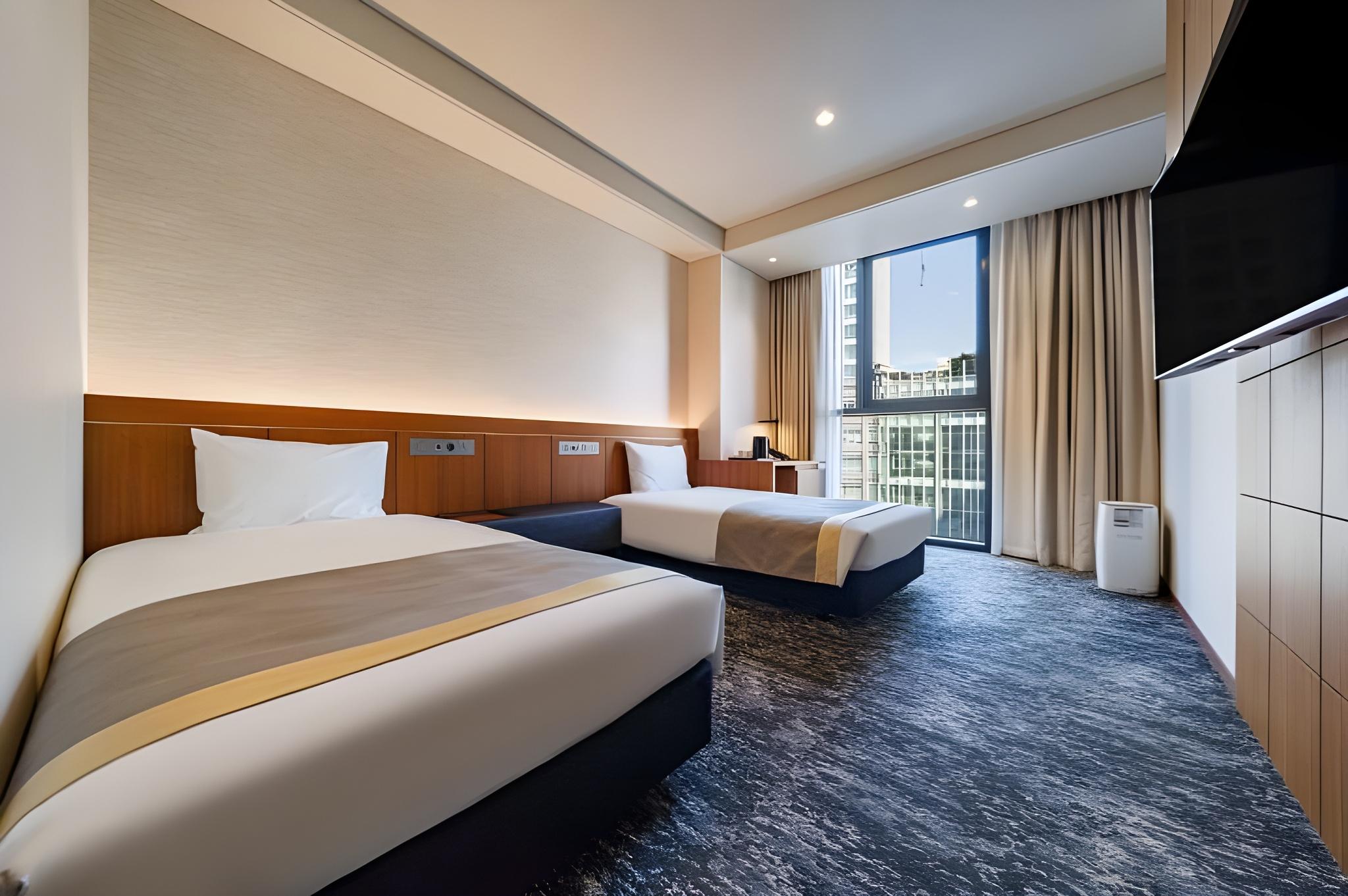 Hollywood, Twin Beds, Accessible