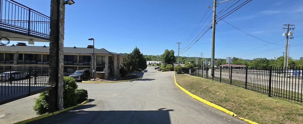 Riverside Inn & Suites by OYO Danville Ceaser Casino 55/68