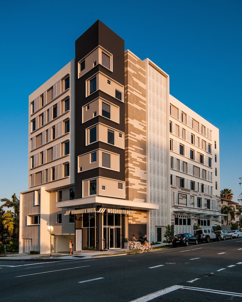 Woodroffe Hotel 1/49
