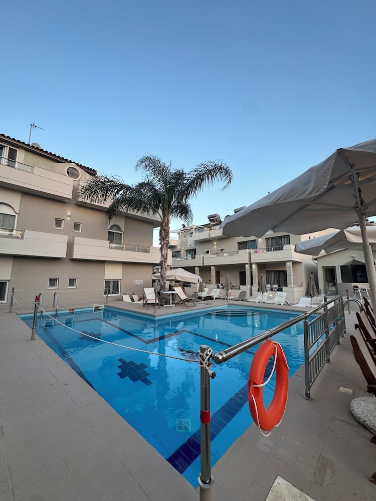 Sirena Apartments 23/46