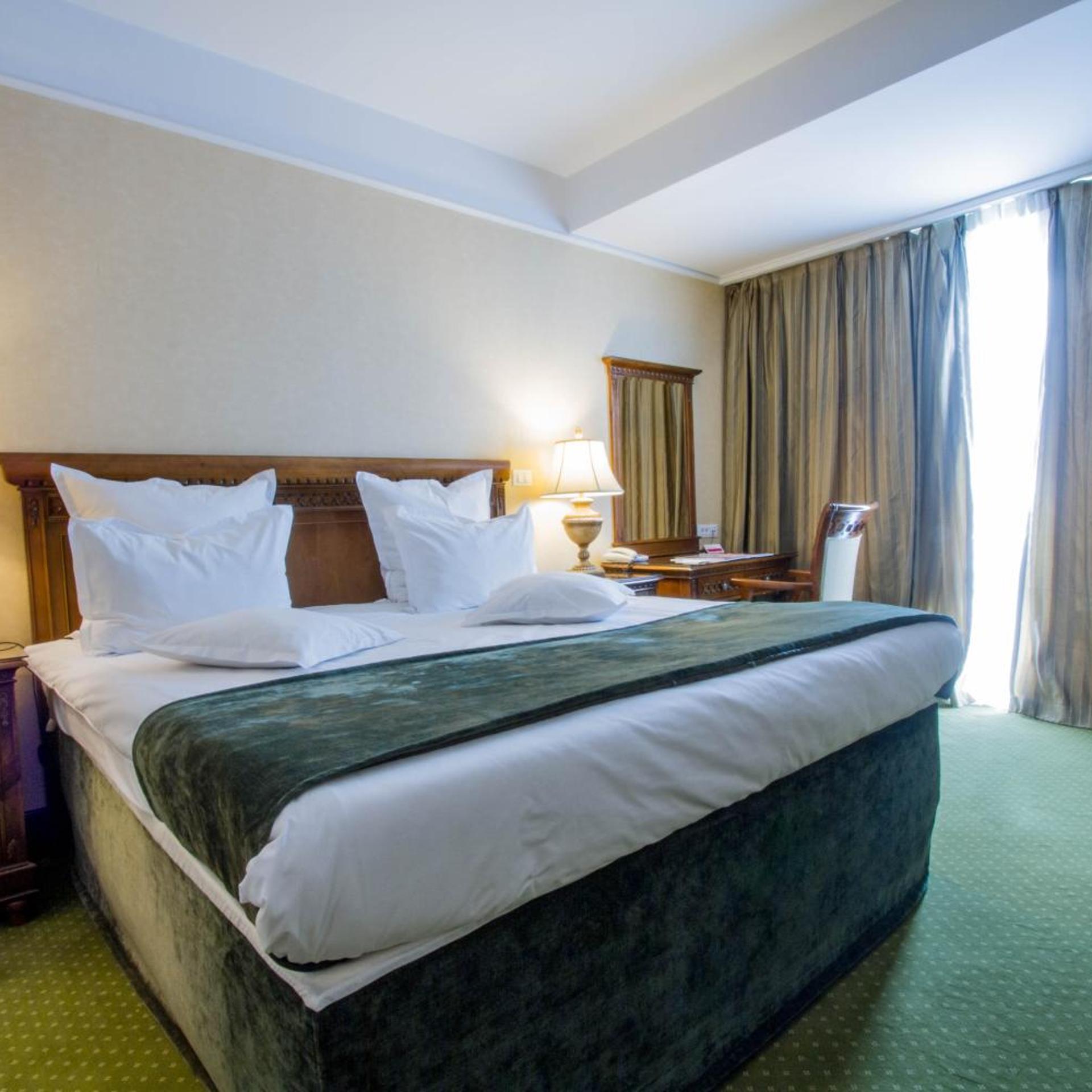 غرفة بسرير كينج، Ramada Brasov Hotel 5/10