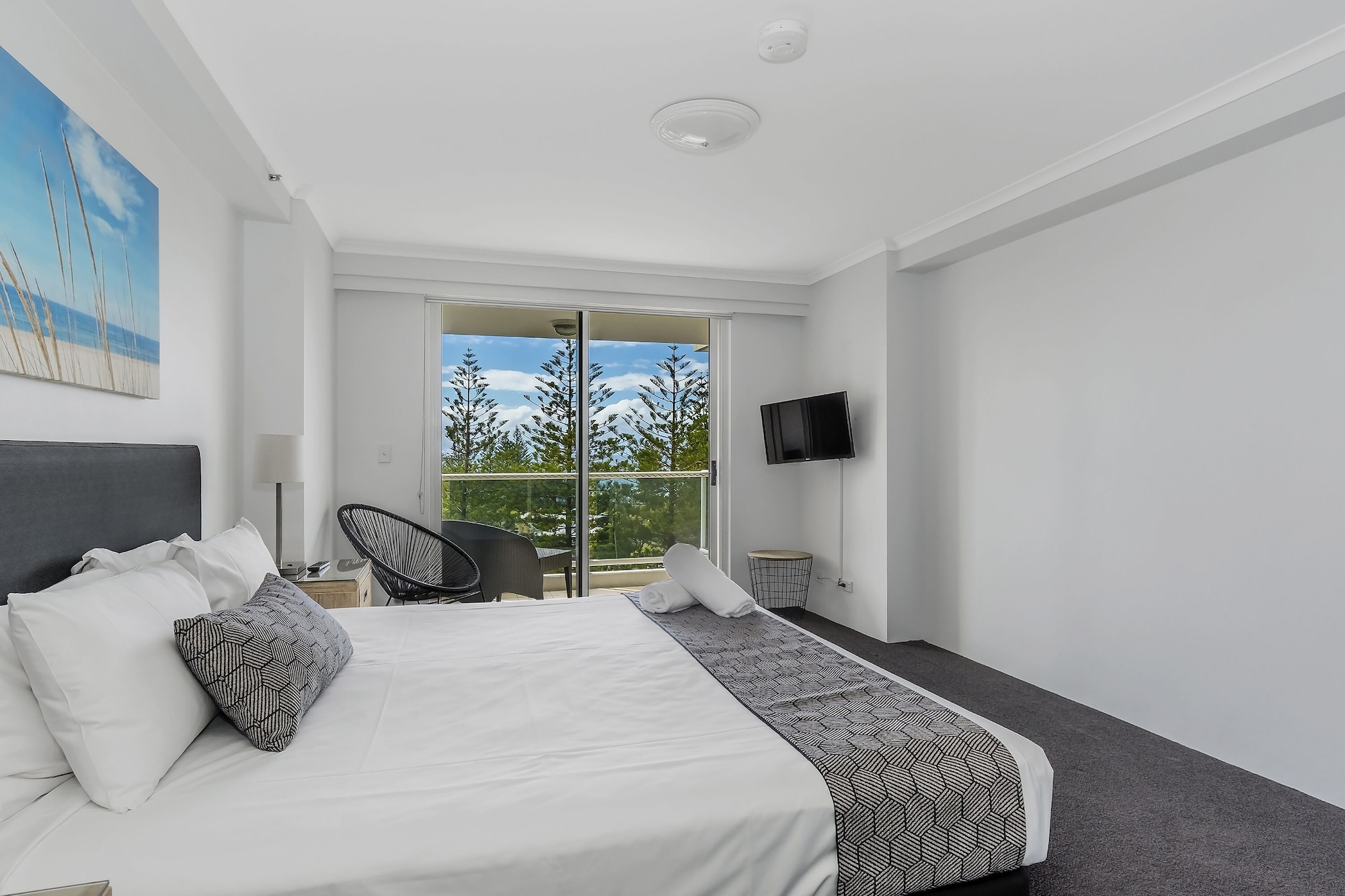 2 BEDROOMS, GARDEN VIEW