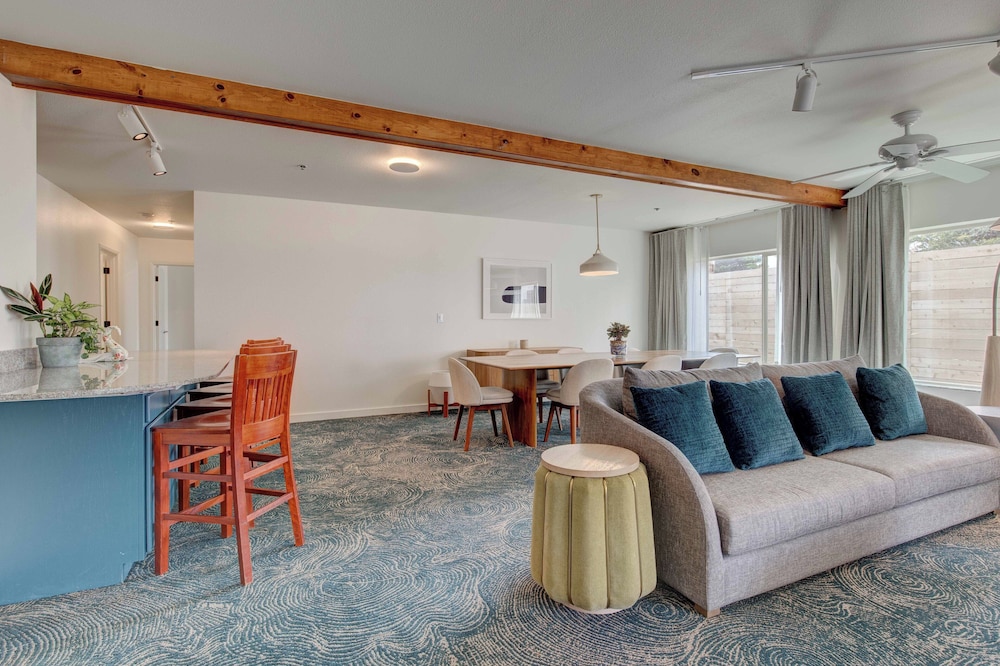 Adobe Resort 45/73