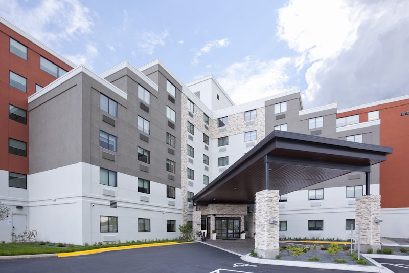 Holiday Inn Express Roseville-St. Paul 4/52
