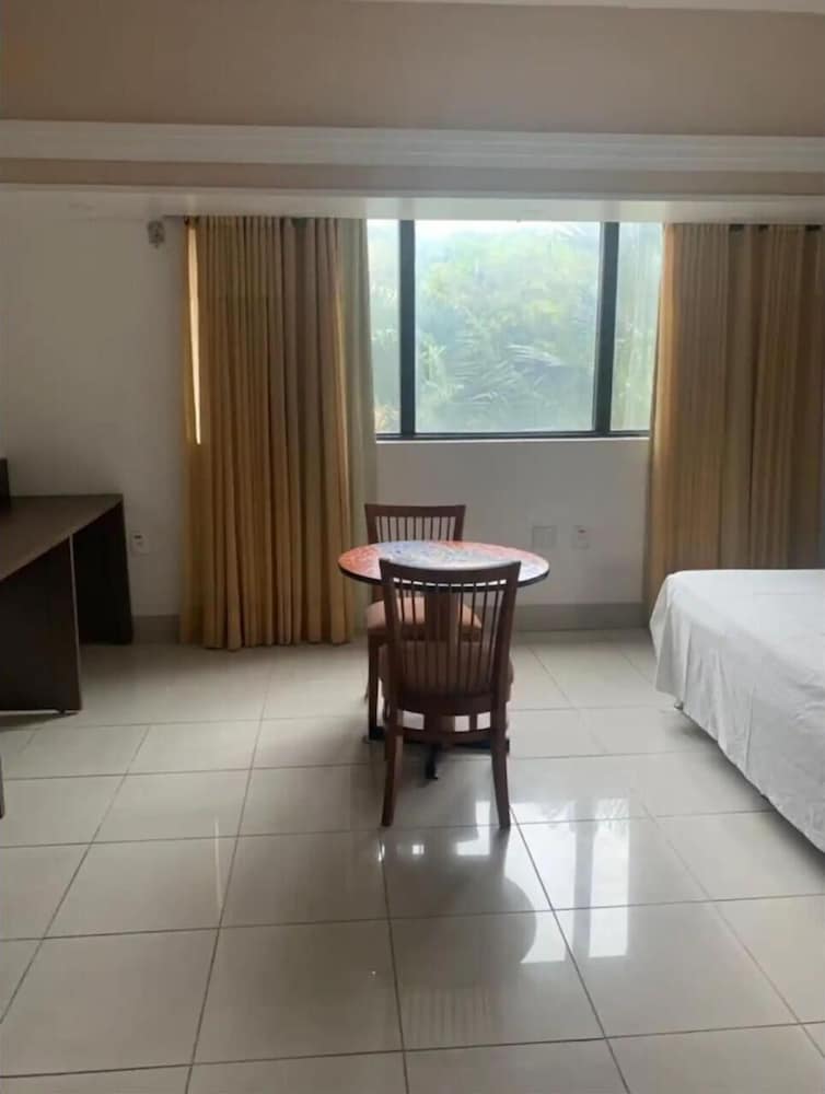 Tropical Executive Hotel 28/62