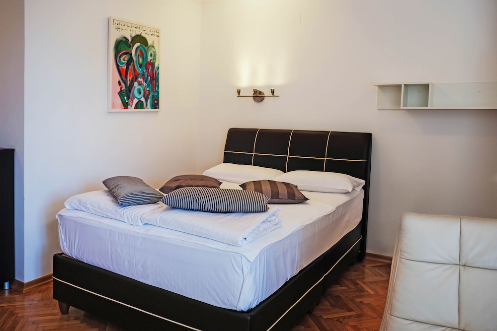 VILA LUX HOTEL 19/70
