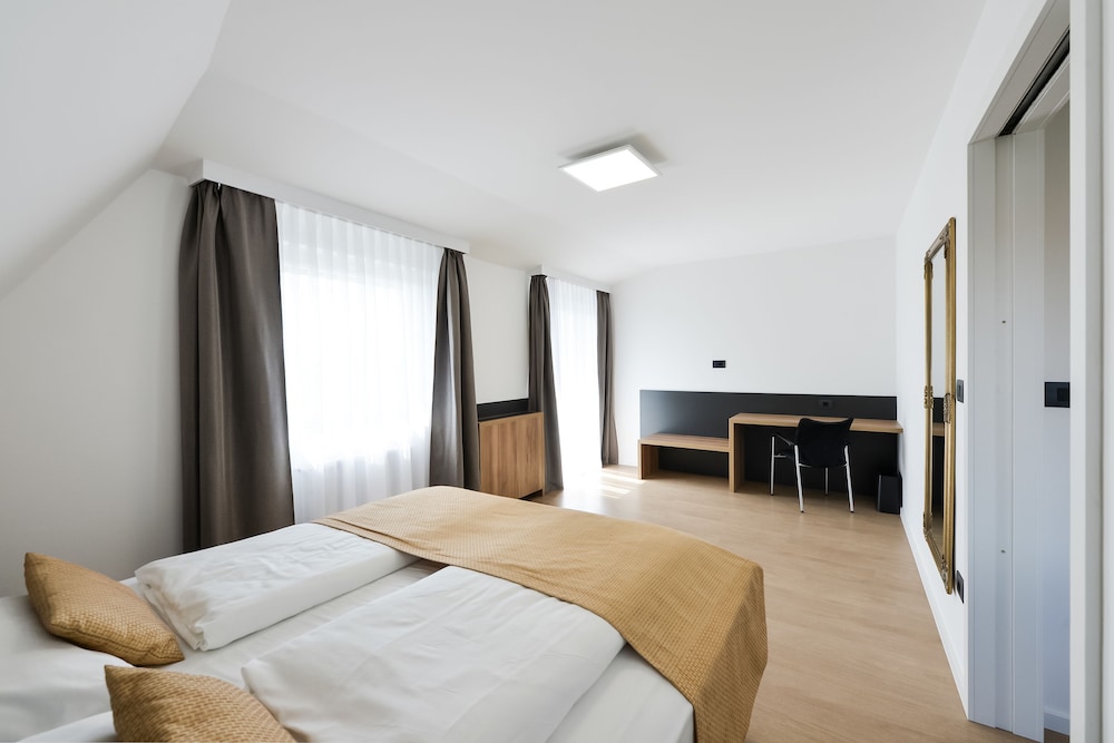 Ahotel Ljubljana 6/31