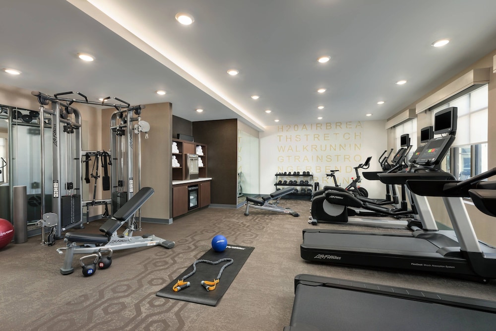 Residence Inn Long Island Garden City 25/51