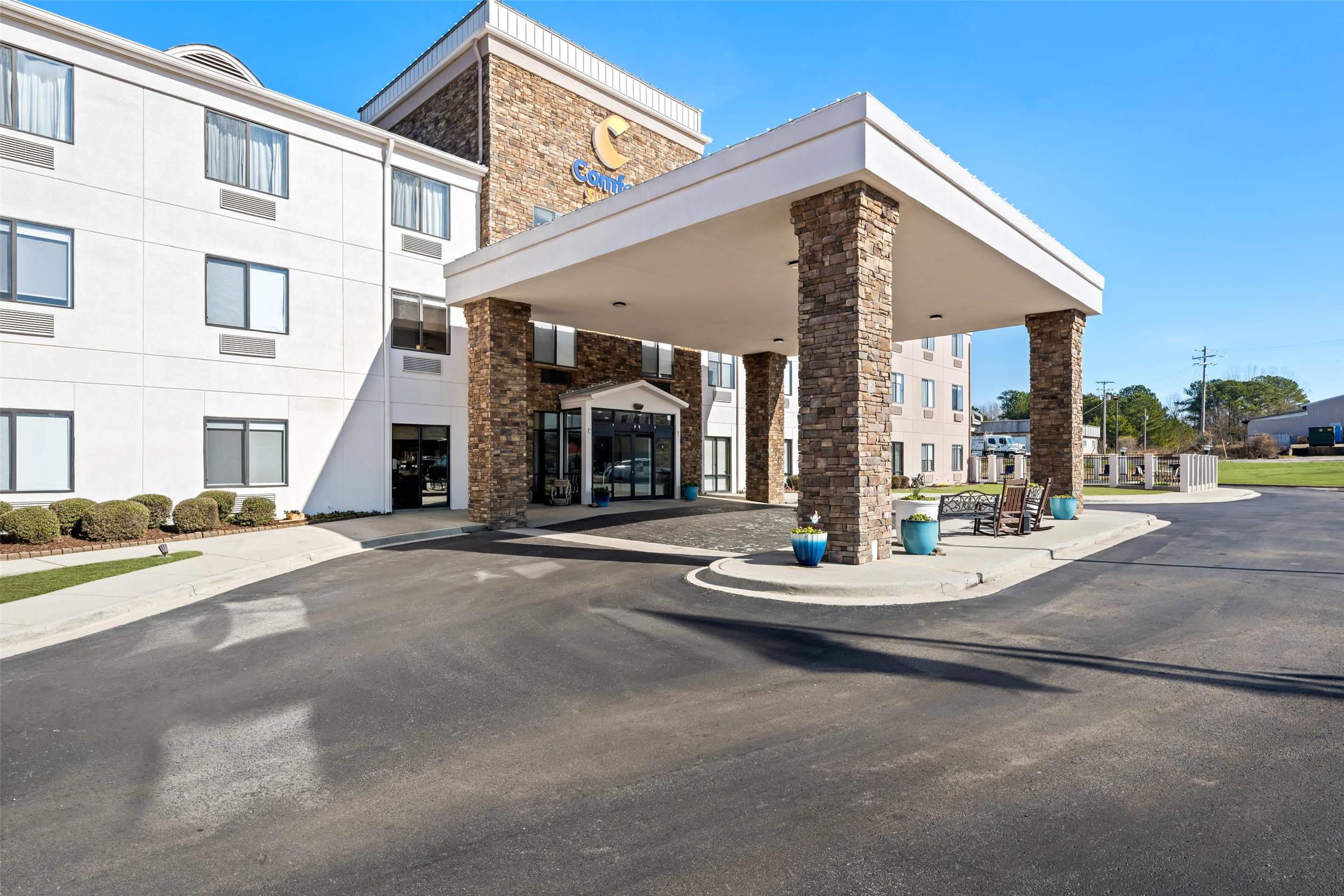 Comfort Suites CS-SU Cullman I-65 Exit 310 30/33