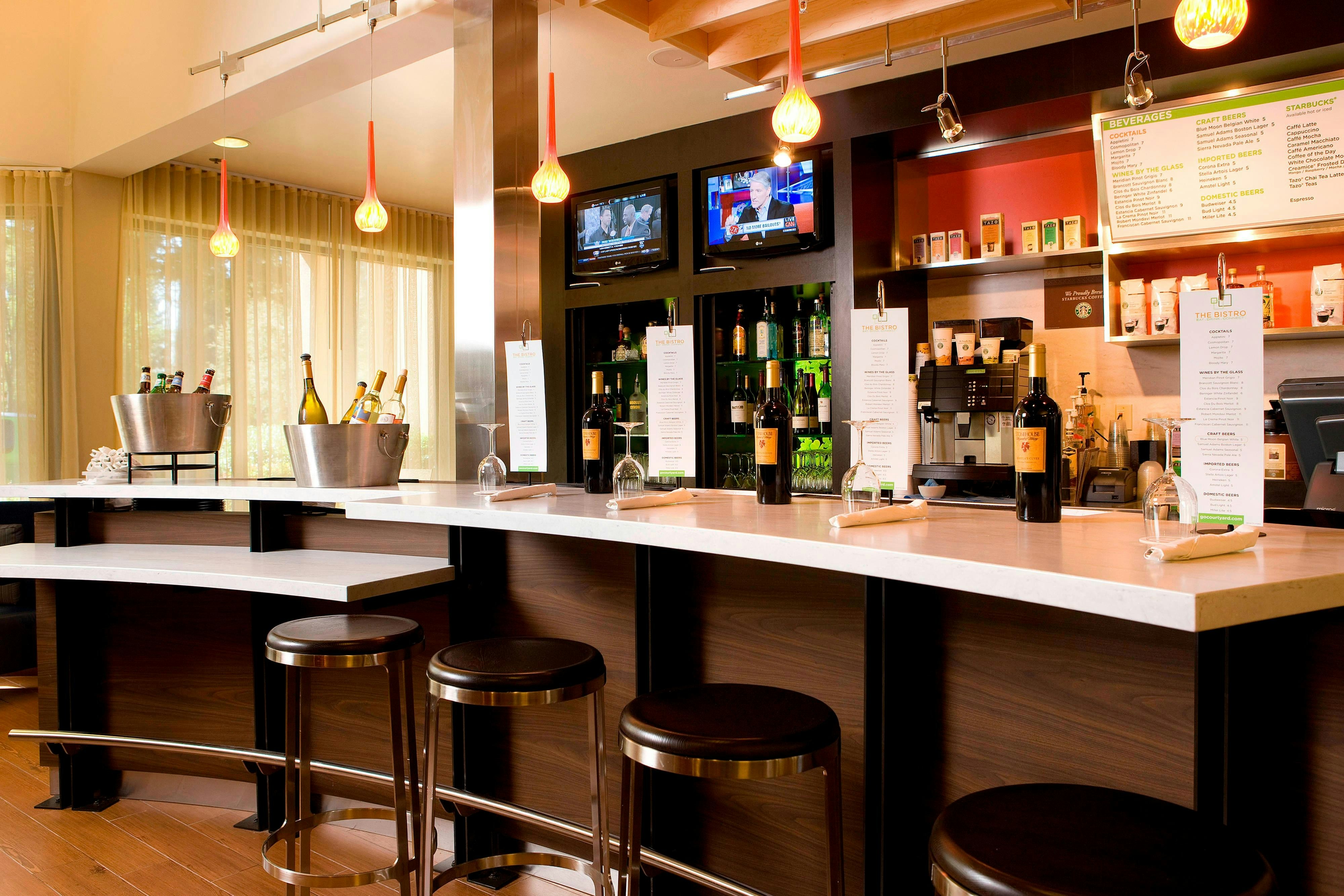 Courtyard by Marriott Sacramento Airport Natomas 2/6