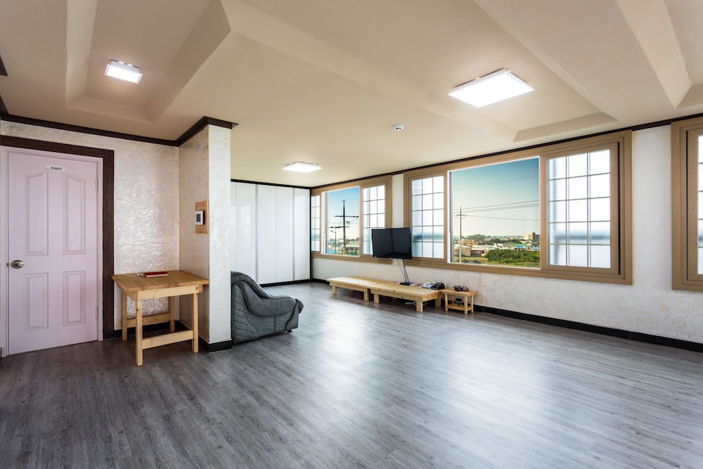Jeju Wayo Pension 24/45