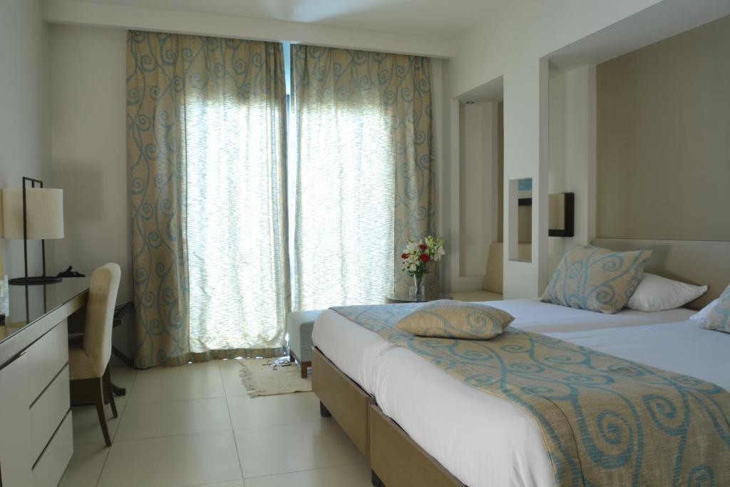 Triple Room Sea View 2A1C