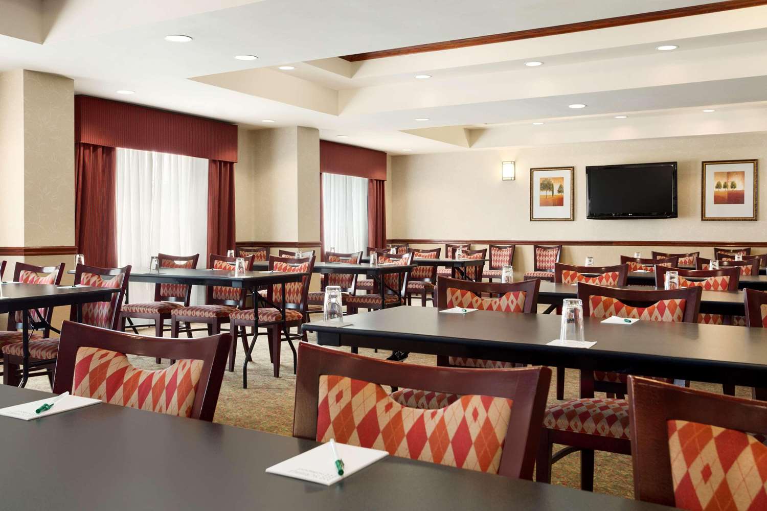 Country Inn & Suites by Radisson, Conway, AR 34/36