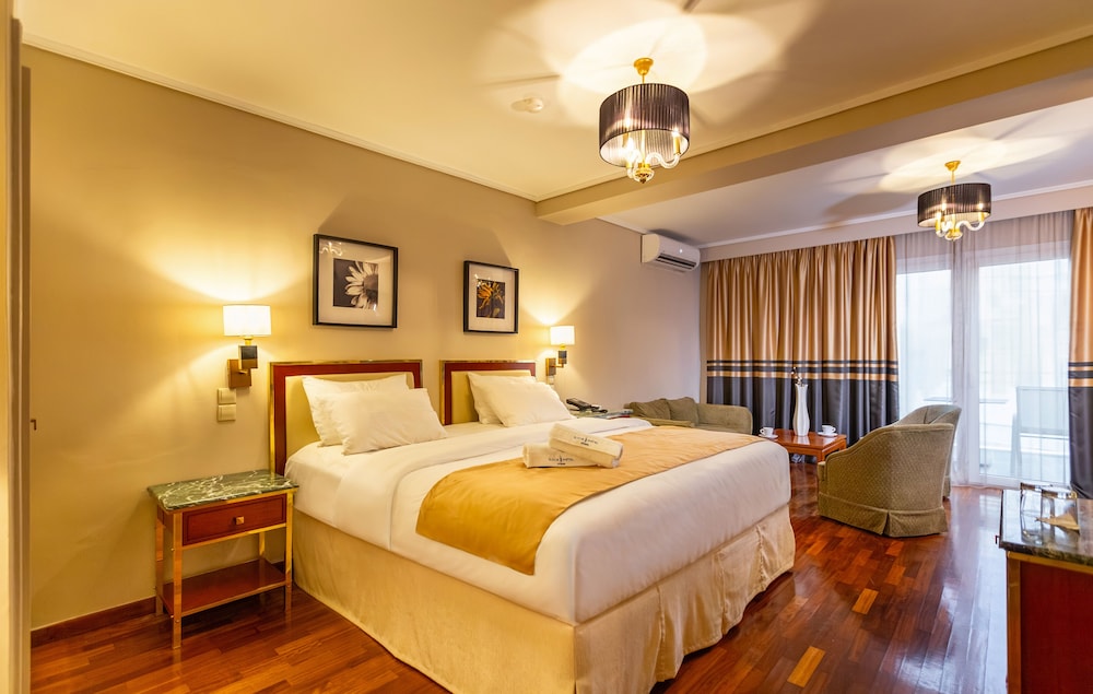 Ilisia Hotel 30/68