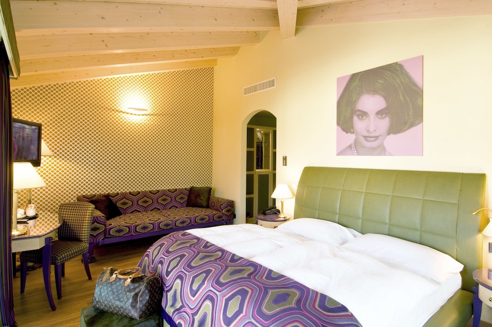 Parc Hotel Flora 9/80