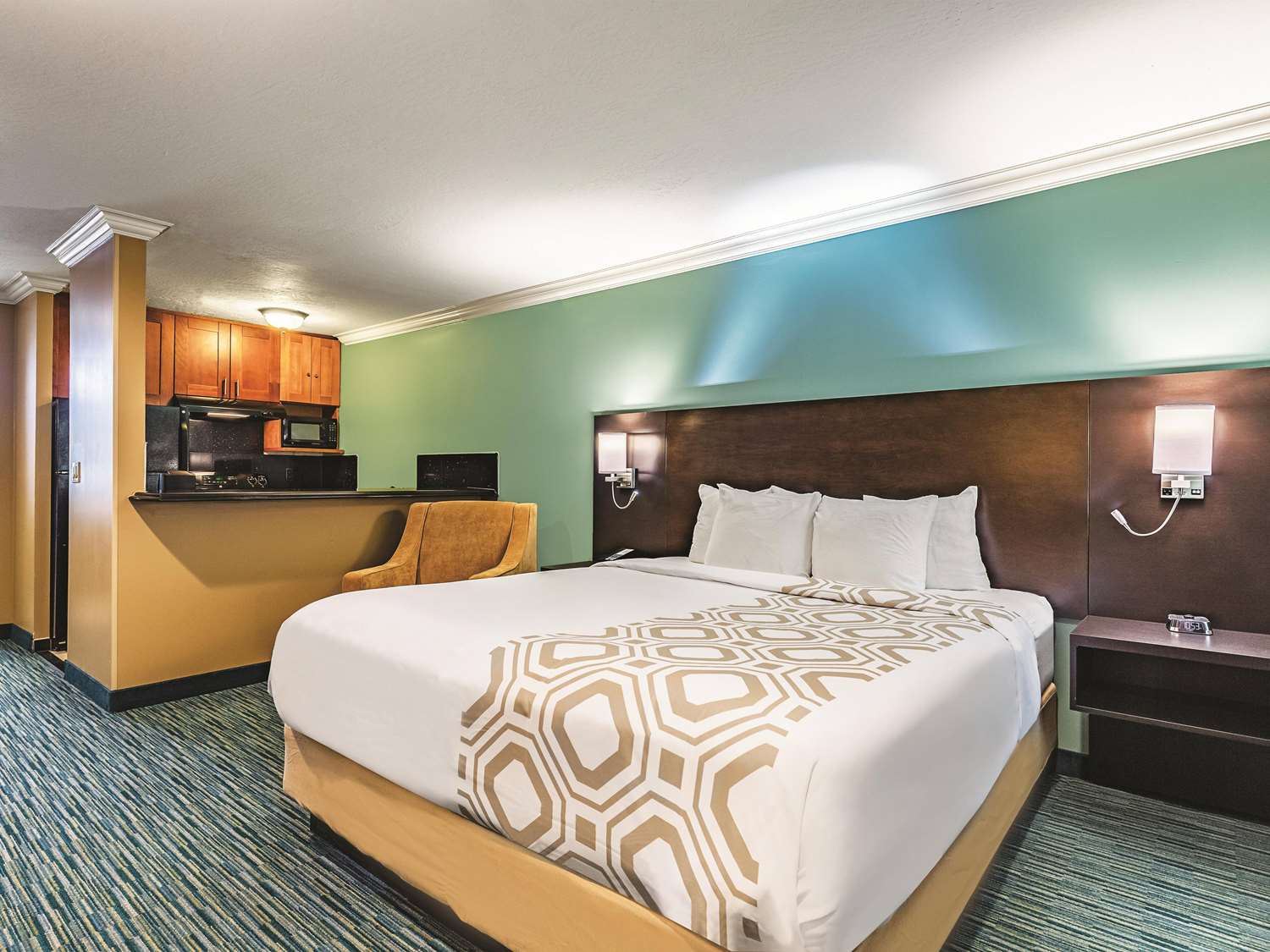 La Quinta Inn & Suites by Wyndham San Francisco Airport West 18/48