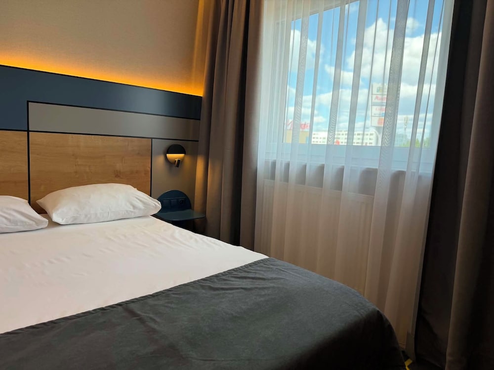 AIR HOTEL 34/67