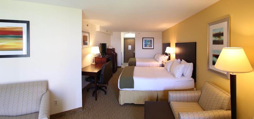 Holiday Inn Express St. Ignace-Lake Front 24/37
