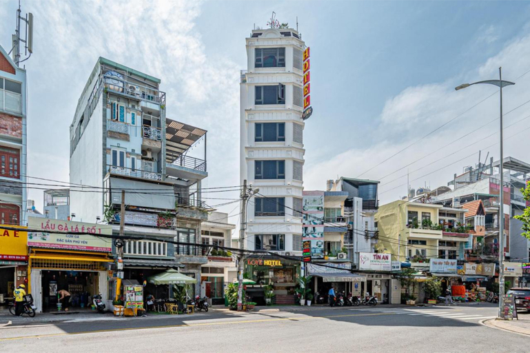 Cozrum - Love Hotel Tran Thi Nghi 8/11